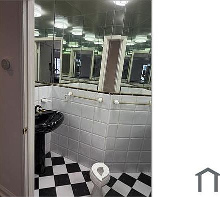 3rd image of 5422 Tampa Ave