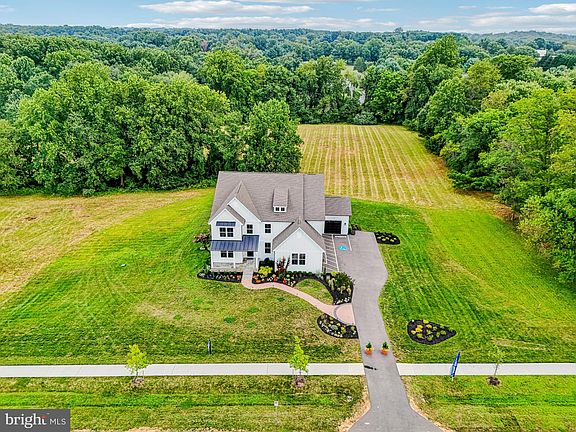 5th image of 14611 Seneca Farm Ln