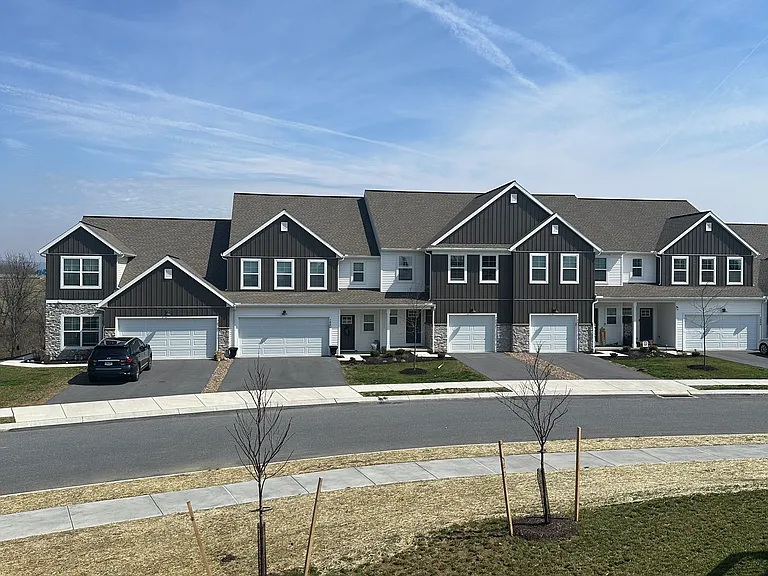7882 Briarwood Dr — Photo 33