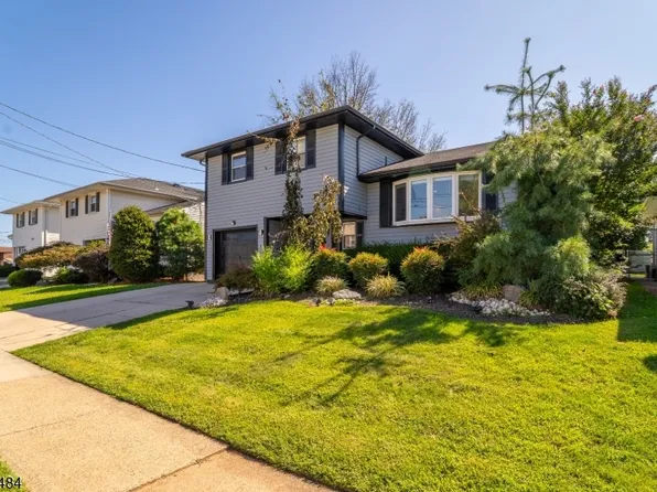 5 Sumutka Ct, Carteret Boro, NJ 07008