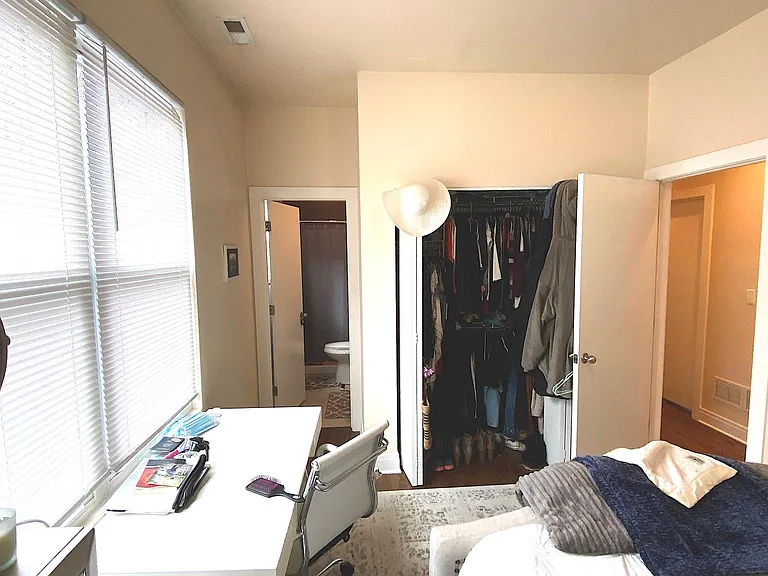 2301 N Maplewood Ave #2W — Photo 6