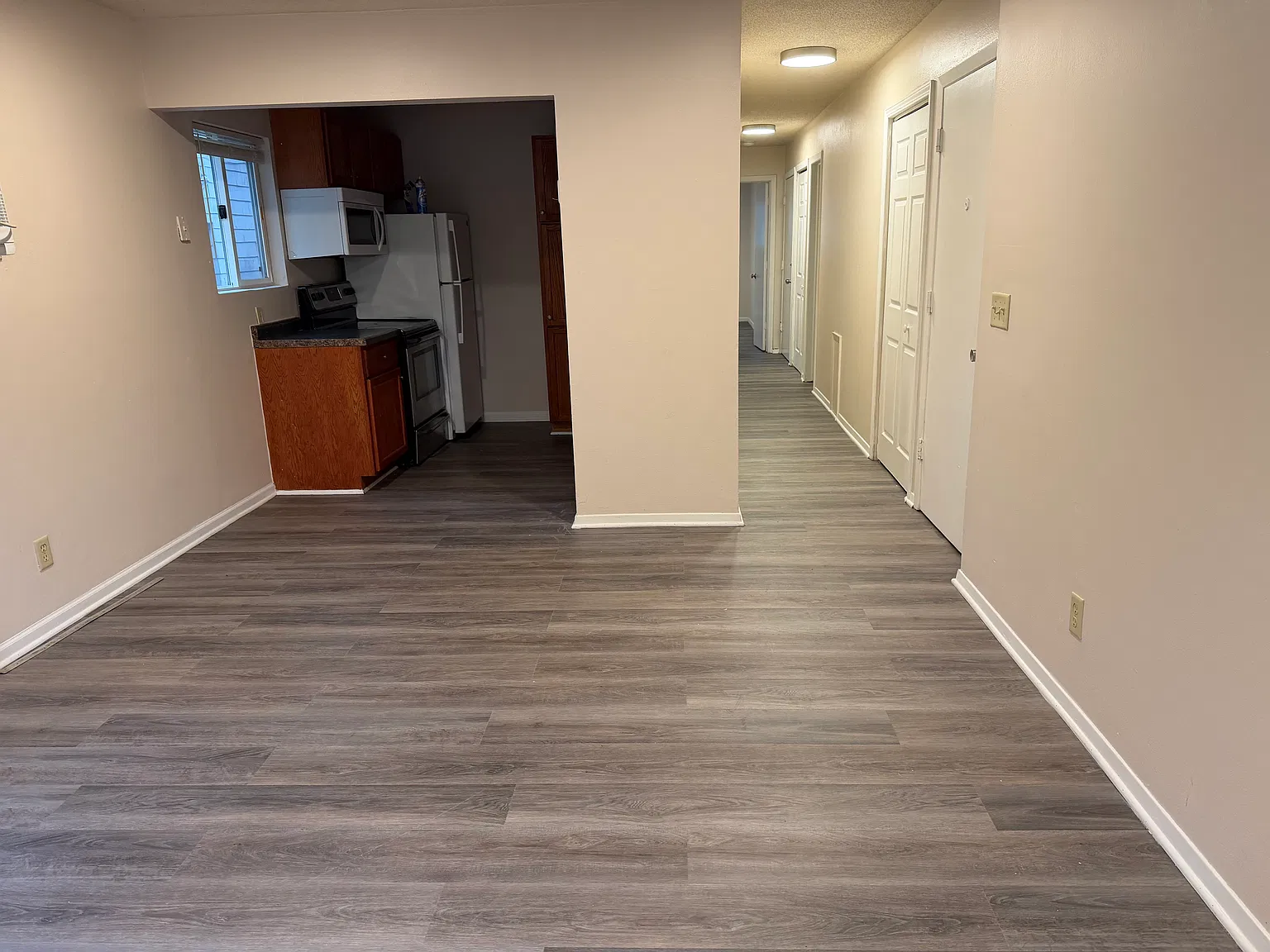 2 bed, 850 sqft, $1,200 — Photo 1