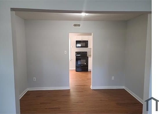 4th image of 3409 Chalfont Dr