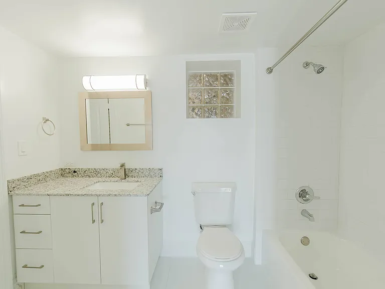 Legacy at Brickell — Photo 16