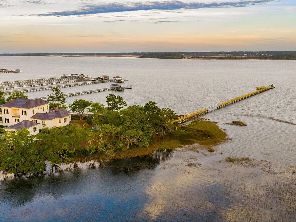 1st image of 401 Wayfaring Point