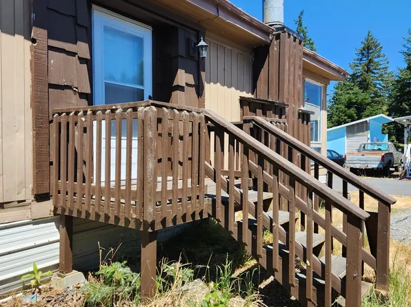 95691 Saunders Creek Rd Space 13, Gold Beach, OR 97444