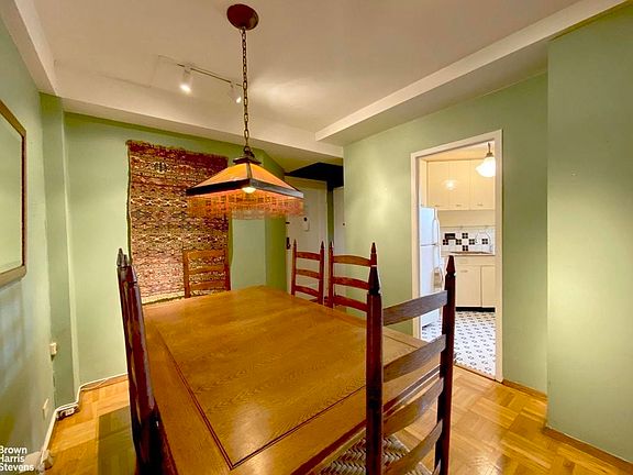 2nd image of 18 Stuyvesant Oval APT 12D