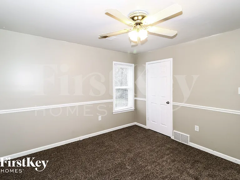8117 S Regis Pl — Photo 13
