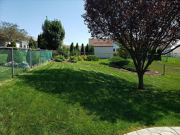 5th image of 3047 Eisenhower Dr