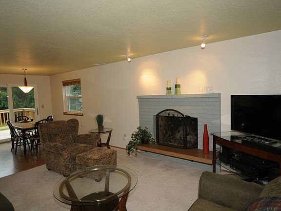 3rd image of 16301 177th Pl NE