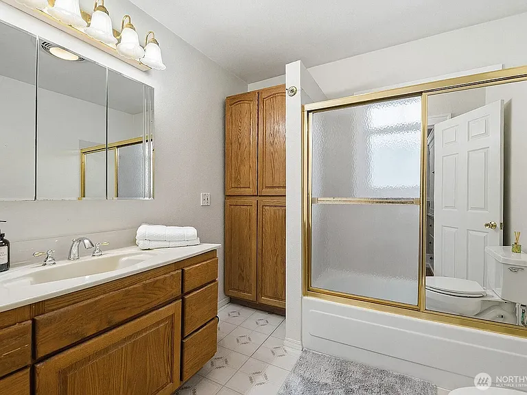 Common Bathroom