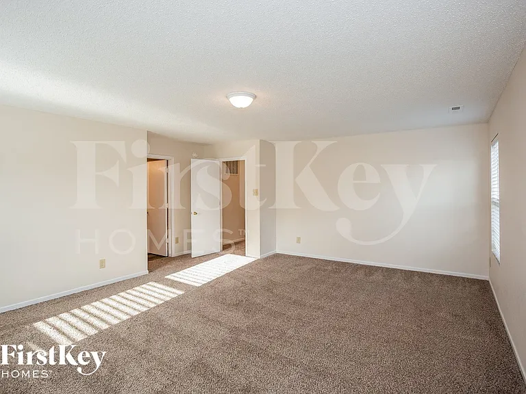 15393 Border Dr — Photo 7