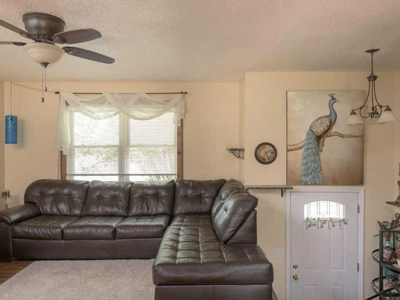 5th image of 3113 Somerset Dr SE