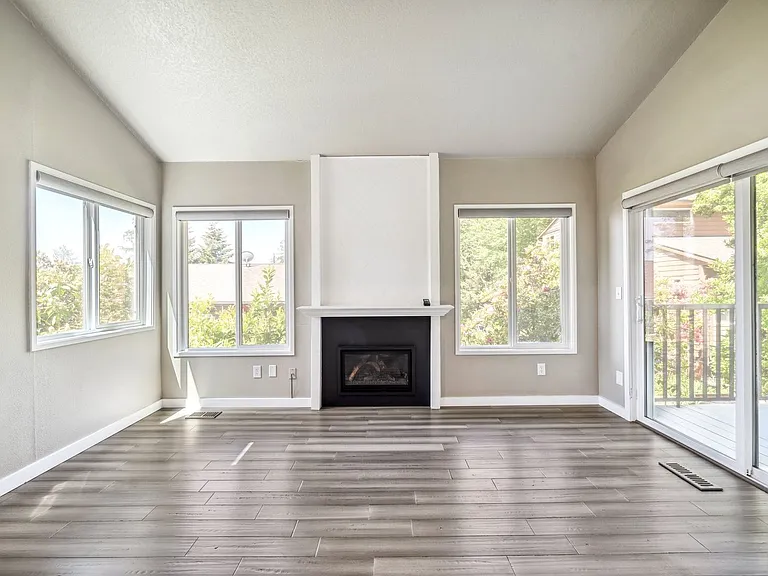 4312 Botticelli St — Photo 3