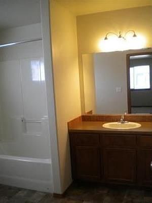 5th image of 564 11th St NE APT 4A
