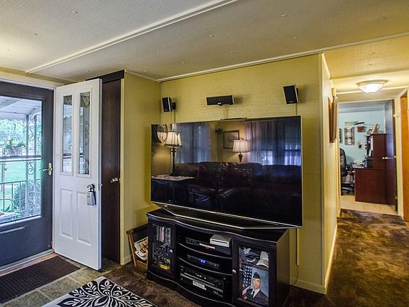 2nd image of 1182 Park Ave E