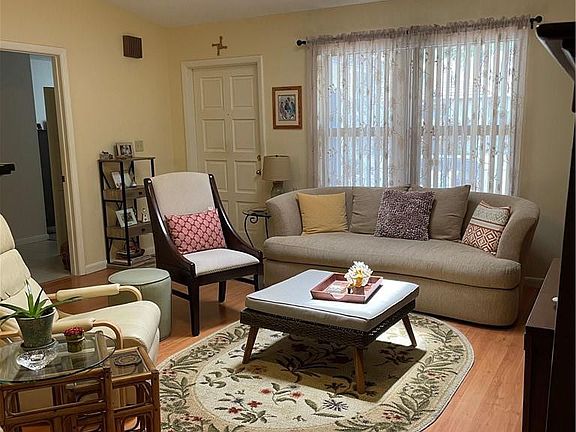 5th image of 1540 S Lakeview Circle
