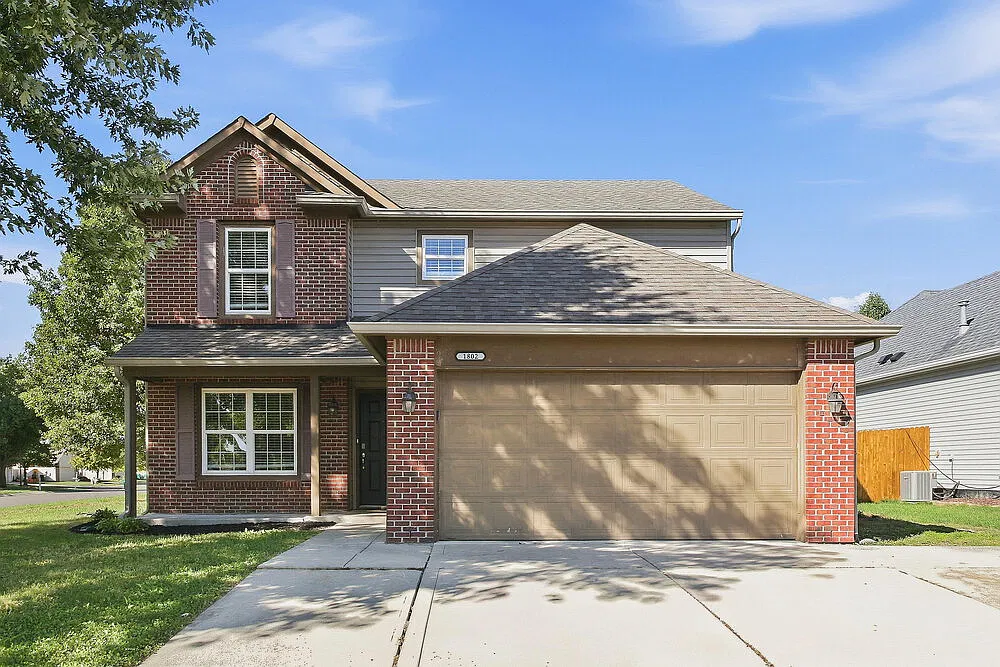 4 bed, 2.5 bath, 1744 sqft, $1,845 — Photo 1