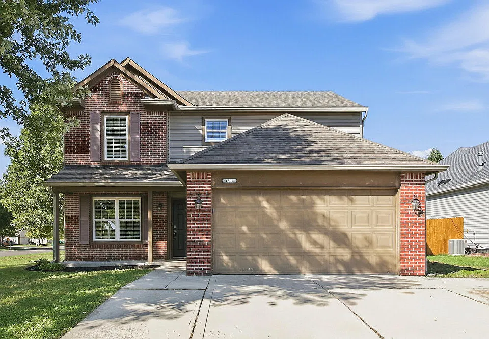 1802 Turning Leaf Dr