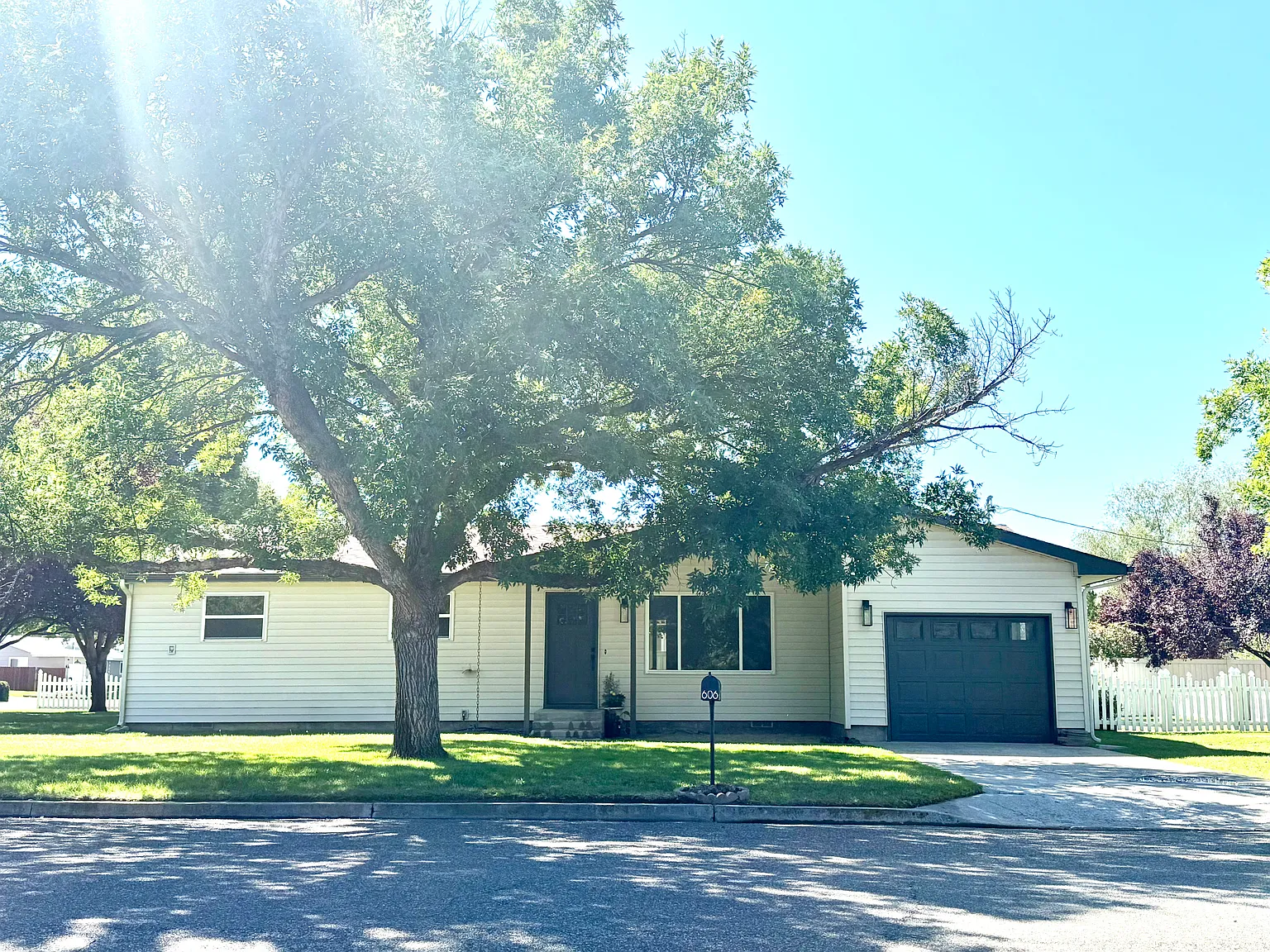 3 bed, 1205 sqft, $2,300 — Photo 1