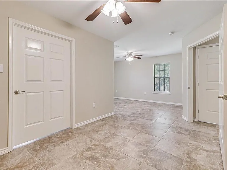 2111 E Lott Ave — Photo 24