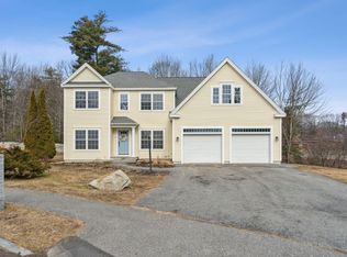 19 Farm House Ln, Portland, ME 04103
