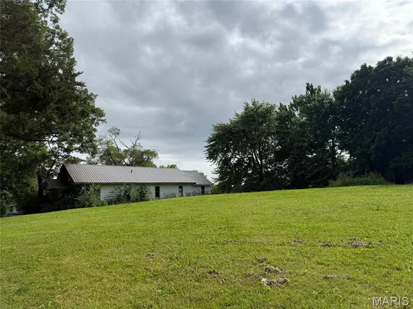 1208 W Gallatin St, Vandalia, IL 62471