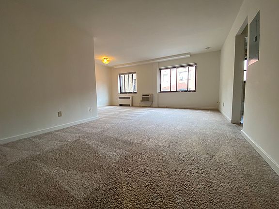 2nd image of 5320 5th Ave #683