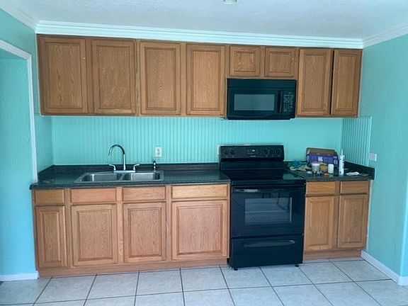 3rd image of 7817 Elsie Ave