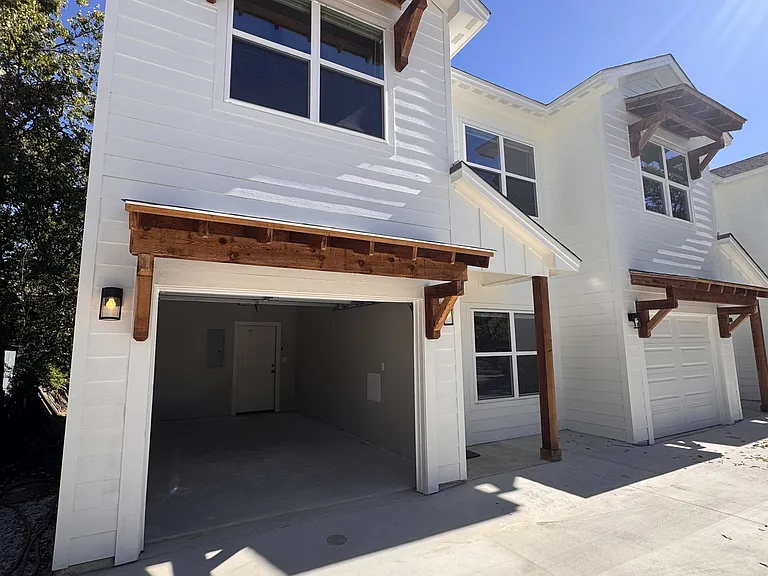 961 N Clinton St #101 — Photo 29