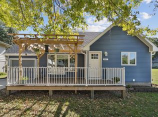 307 Columbus St, Pella, IA 50219