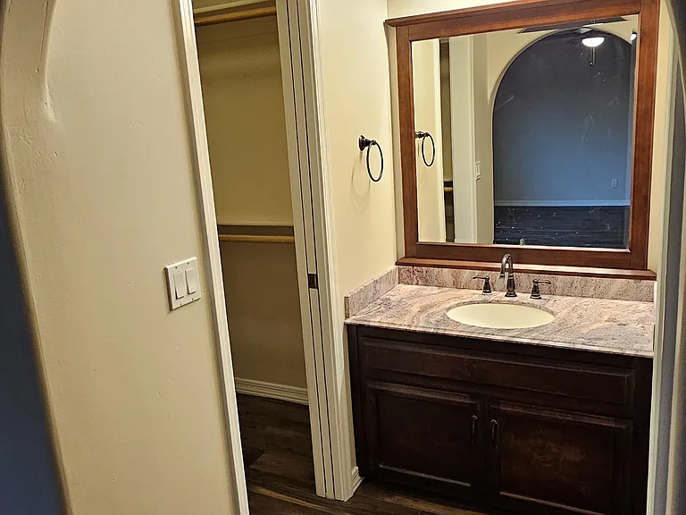 236 W Waltann Ln — Photo 17