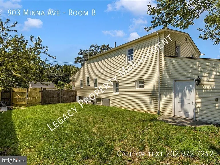 903 Minna Ave #B — Photo 6