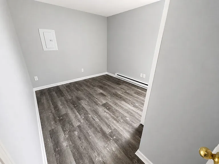 617 W Commerce Rd #BUNGALOW — Photo 5