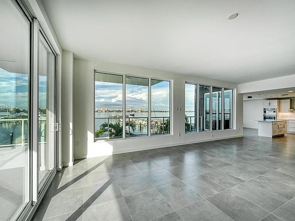 4th image of 880 N Osceola Ave #209