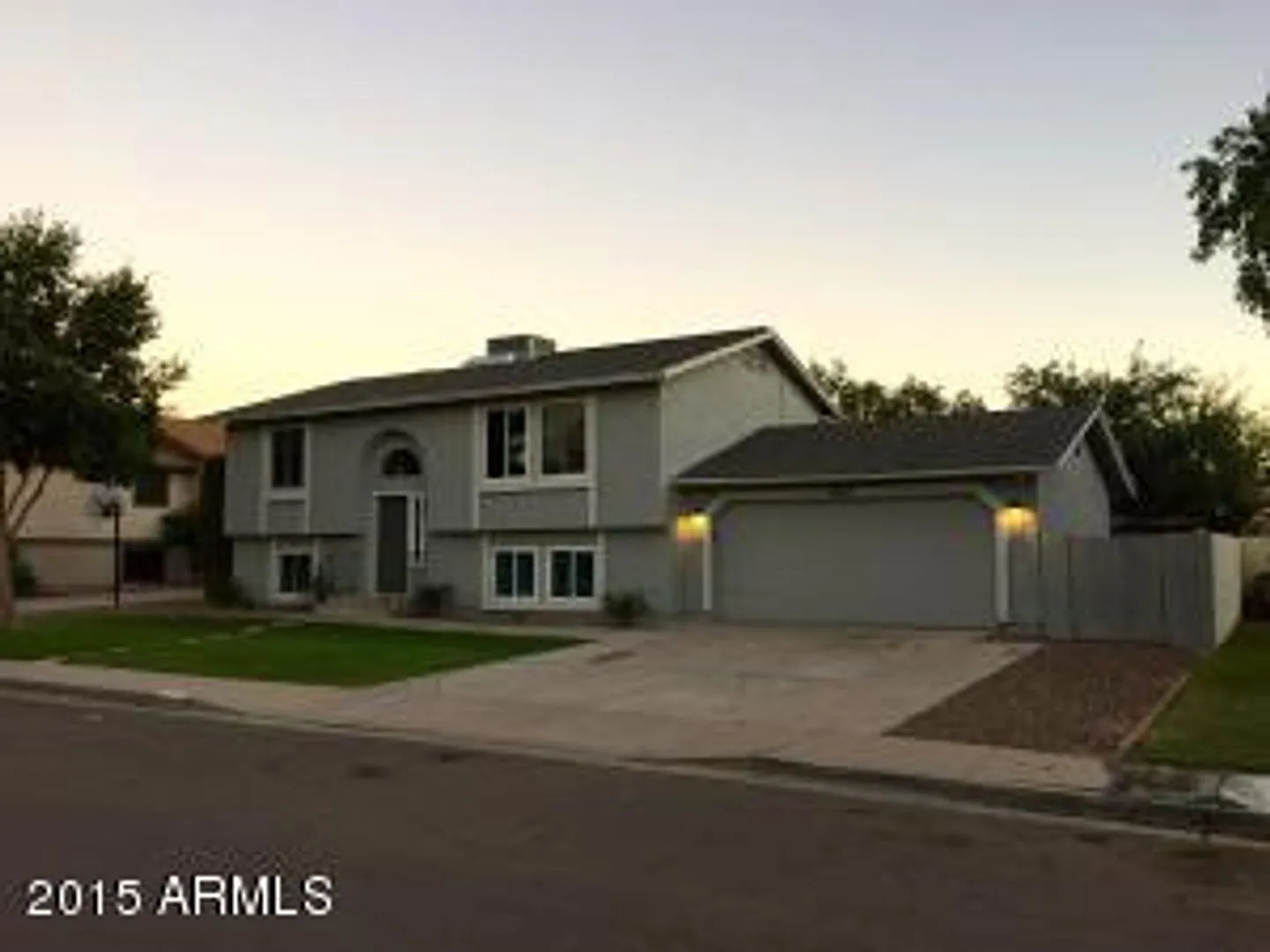 5 bedroom 2 bath, new carpet, new Paint with an energy efficient Solar system. — Photo 1