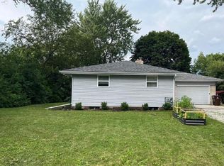 3847 E Lakeview Dr, Kankakee, IL 60901