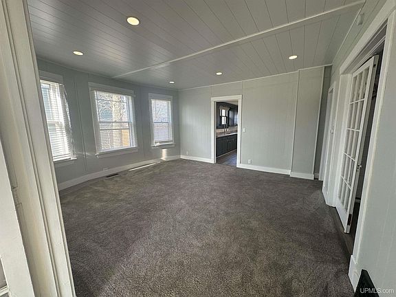 5th image of 910 S 13th St