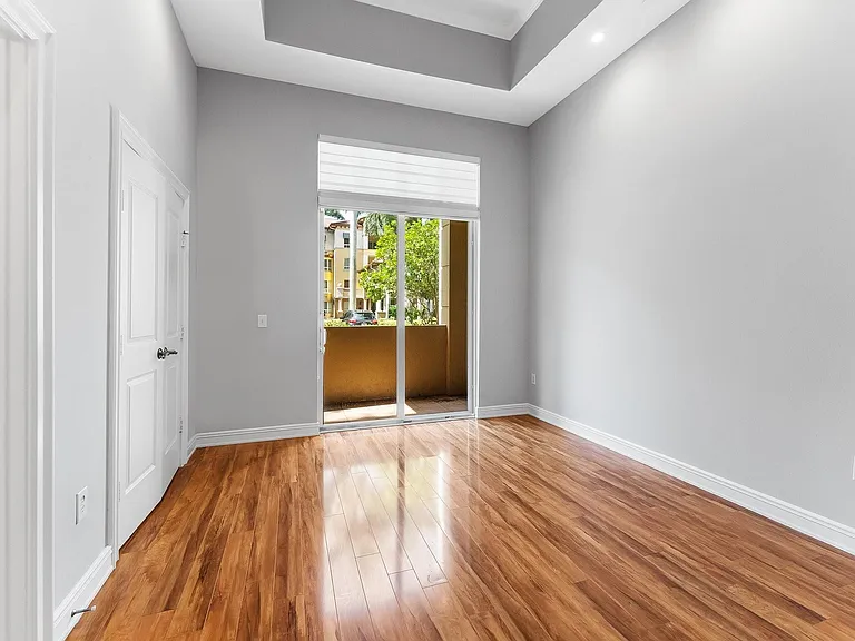 16102 Emerald Estates Dr #101 — Photo 21