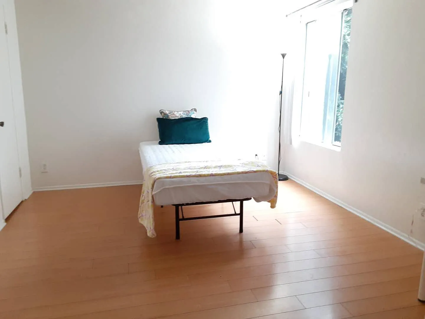 3 bed, 1600 sqft, $1,450 — Photo 2