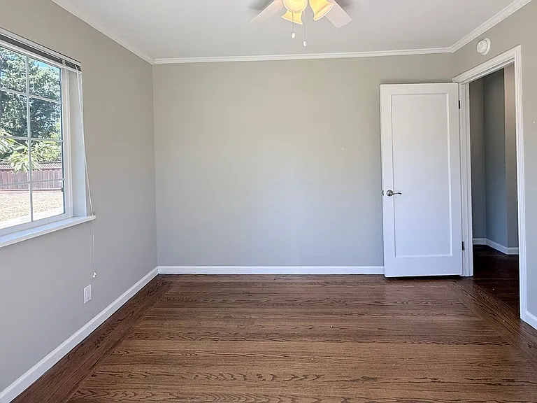 205 Barbara Ct — Photo 14