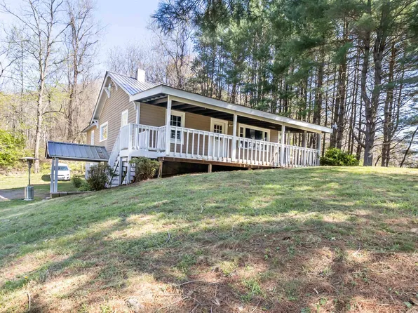 1131 Fleets Xing, Draper, VA 24324