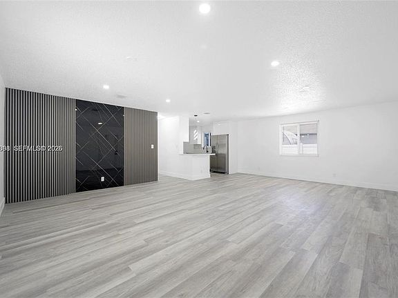 2nd image of 5580 Plunkett St