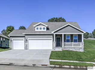 7804 Willow St, Omaha, NE 68136