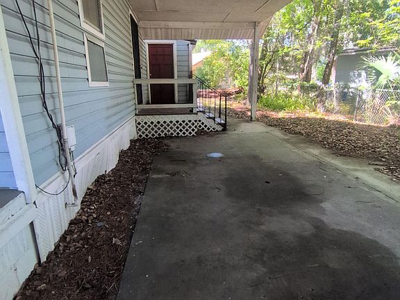 2nd image of 2092 Benedict Rd