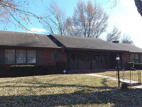 3rd image of 107 N Noyes Blvd
