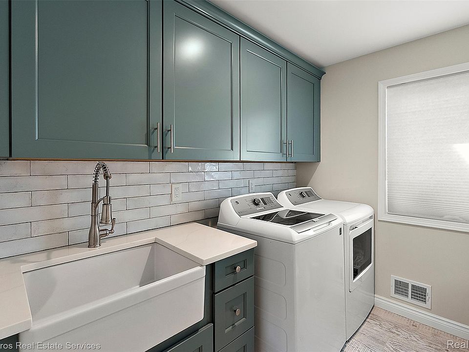 22461 Benjamin St, photo 19