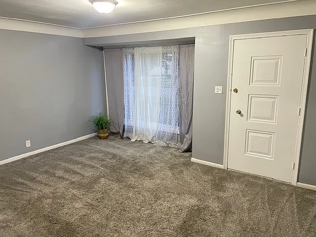 2829 Comanche Ave — Photo 2