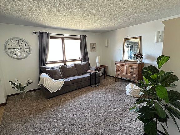 3rd image of 2656 Kennedy Ave
