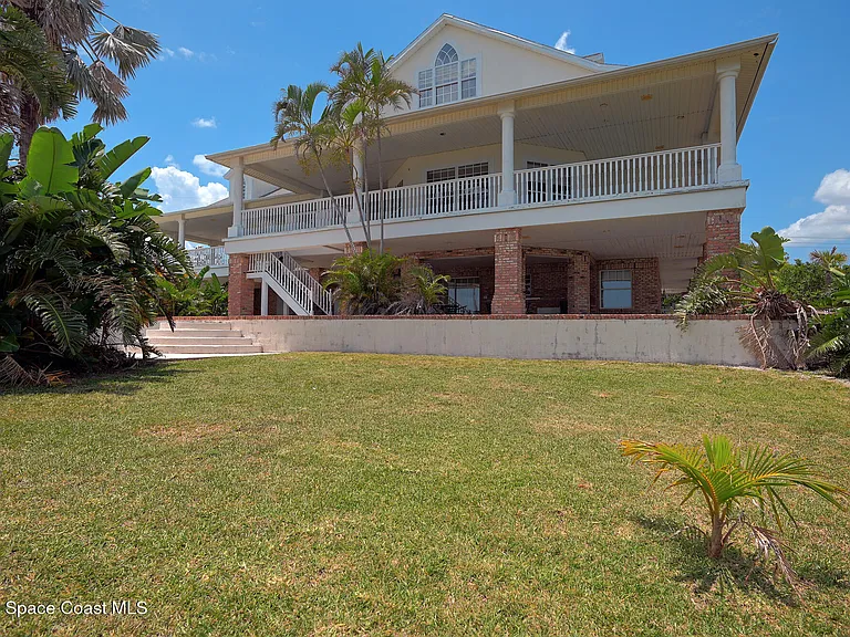 6285 N Highway 1 — Photo 8